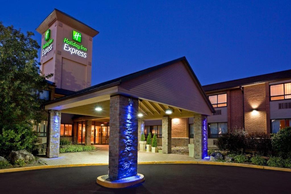 Holiday Inn Express Toronto East - Scarborough By Ihg Zewnętrze zdjęcie