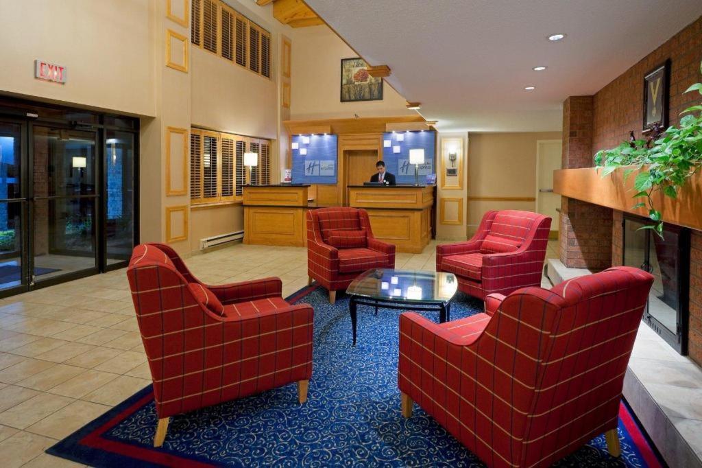 Holiday Inn Express Toronto East - Scarborough By Ihg Zewnętrze zdjęcie