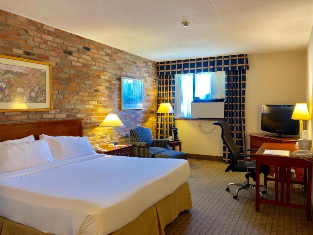 Holiday Inn Express Toronto East - Scarborough By Ihg Zewnętrze zdjęcie
