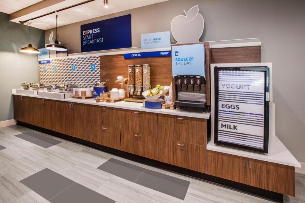 Holiday Inn Express Toronto East - Scarborough By Ihg Zewnętrze zdjęcie